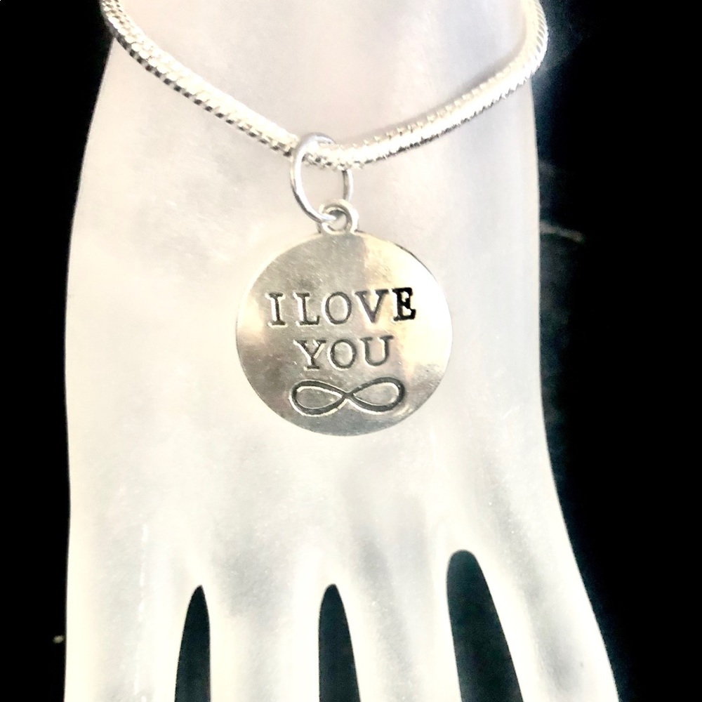 Women’s eternal love charm bracelet